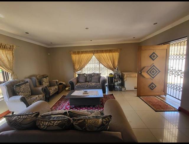 3 BEDROOM HOUSE FOR SALE IN GRANGETOWN